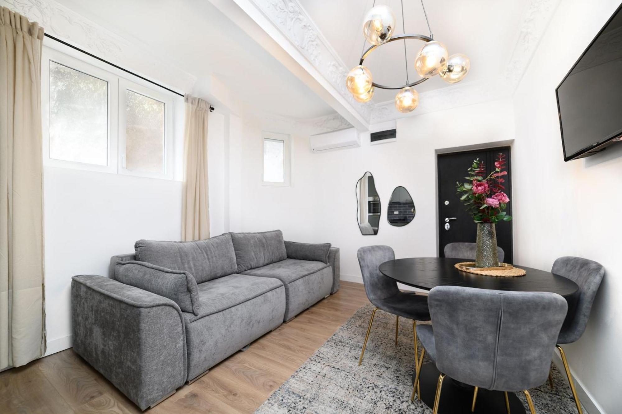 Apartment Center *