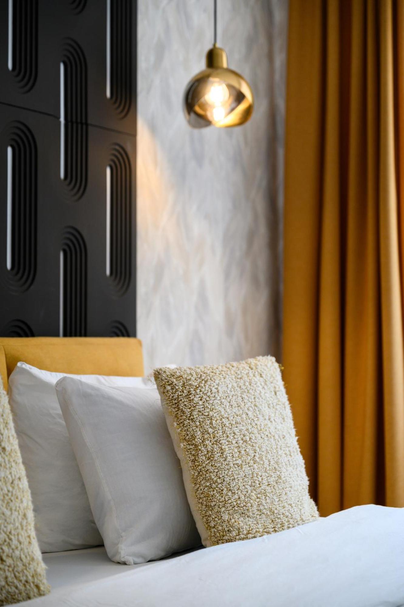 Apartment Center *